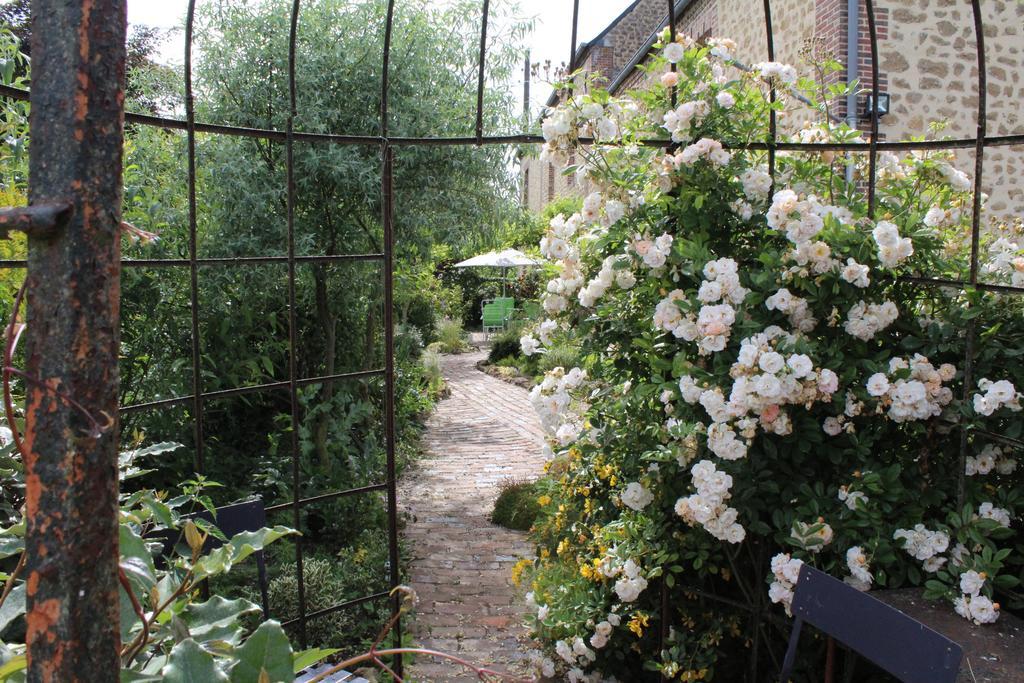 Au Jardin Des Violettes Acomodação com café da manhã Maheru Exterior foto